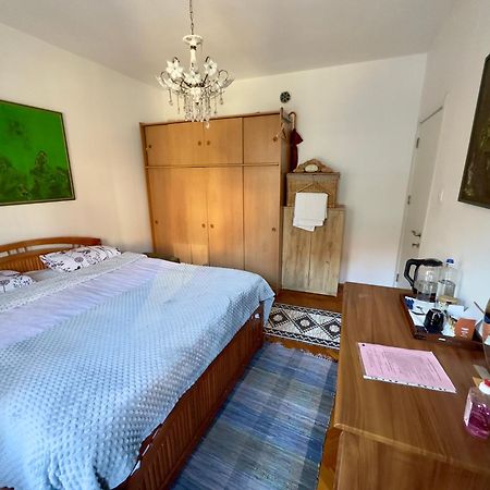 Convini Bed & Bathroom Homestay Pristina Exterior photo