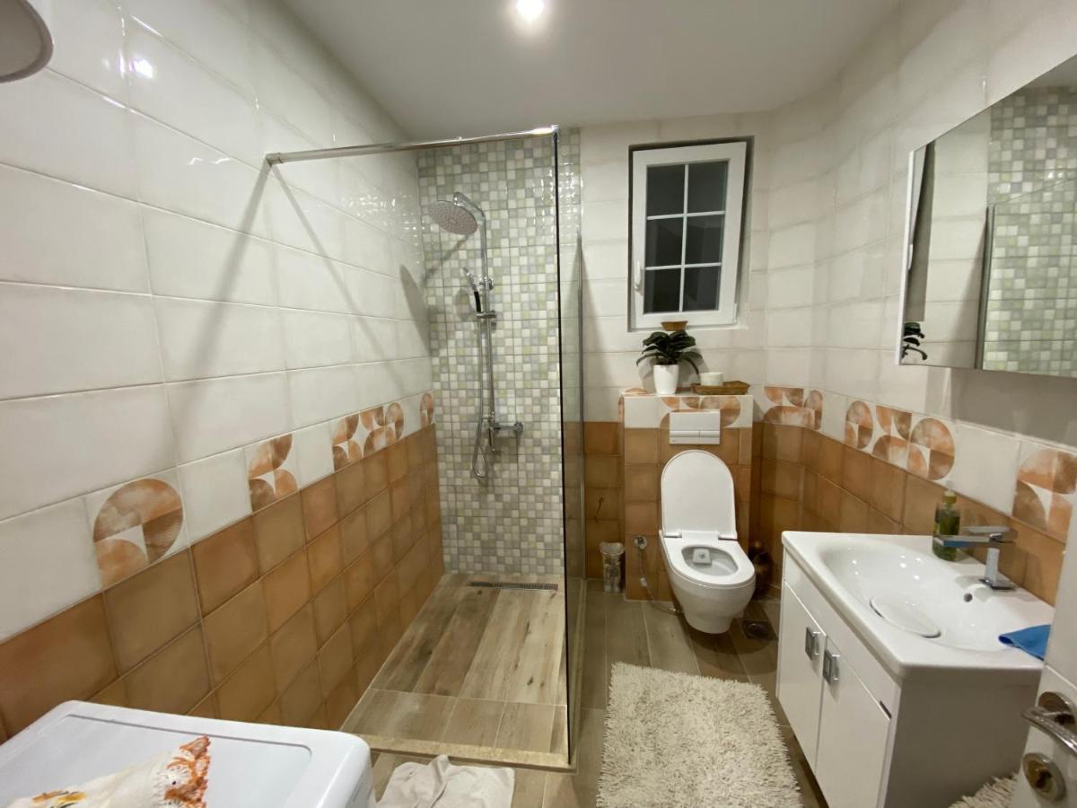 Convini Bed & Bathroom Homestay Pristina Exterior photo