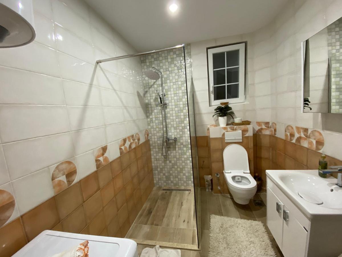 Convini Bed & Bathroom Homestay Pristina Exterior photo