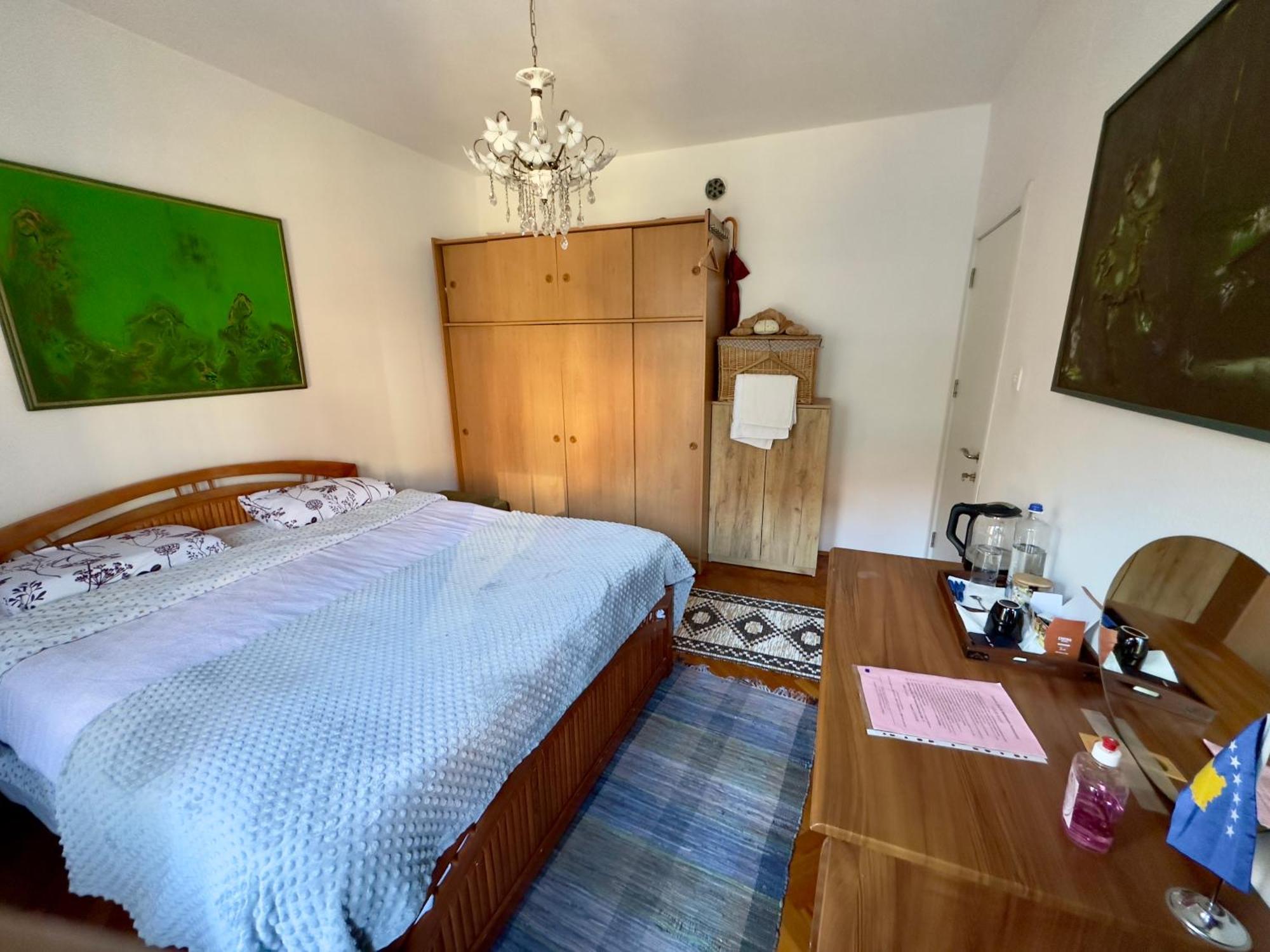 Convini Bed & Bathroom Homestay Pristina Exterior photo